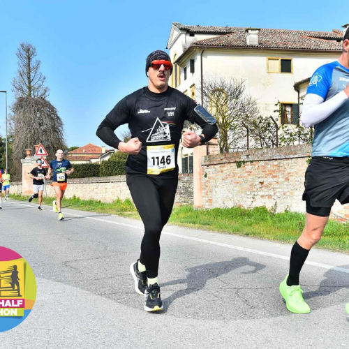 Omar Rossetto durante una mezza maratona